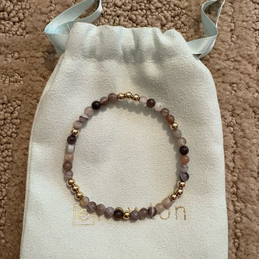 ENewton Worthy bracelet